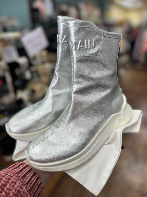 Vist Large View of Product Image Which is Used Balmain Casual Shoes 6.5