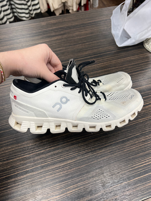 Vist Large View of Product Image Which is Used On Cloud Performance Shoes 10