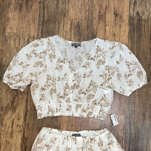 Vist Large View of Product Image Which is Used Unbranded Short Sleeve Top XL-16