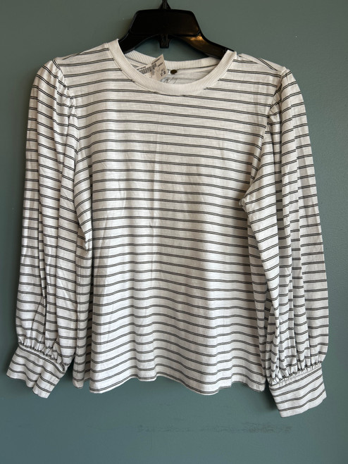 Used Maurices Long Sleeve Top M-8/10 off2 60039-S000749308 Vist Large View of Product Image Which is Used Maurices Long Sleeve Top M-8/10 off2