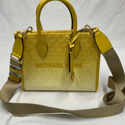Used Michael Michael Kors Small Leather Handbag 60045-S000781892 Vist Large View of Product Image Which is Used Michael Michael Kors Small Leather Handbag