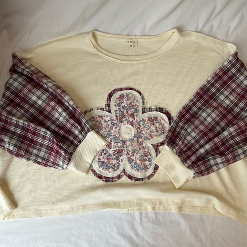 Used POL Long Sleeve Top M-8/10 60045-S000782252 Vist Large View of Product Image Which is Used POL Long Sleeve Top M-8/10