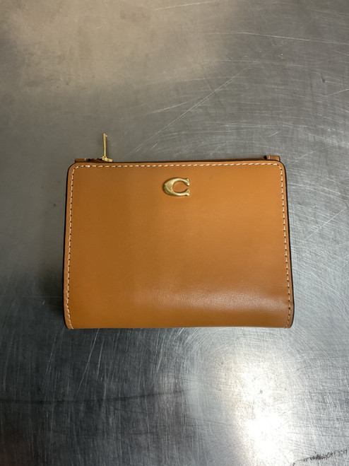 Used Coach Leather Wallet 60004-S000634050 Vist Large View of Product Image Which is Used Coach Leather Wallet