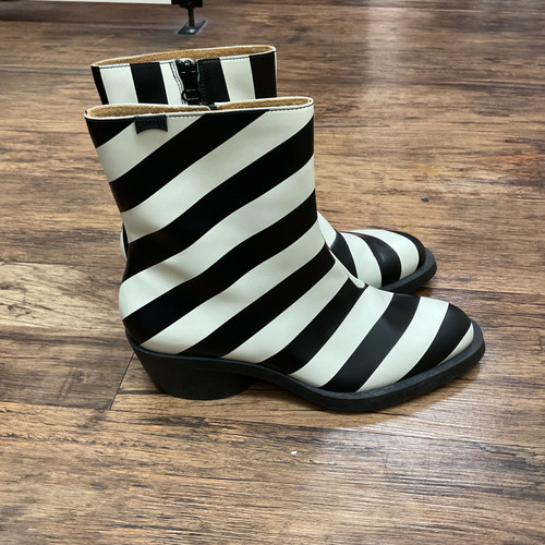 Vist Large View of Product Image Which is Used Camper Ankle Boots 9.5