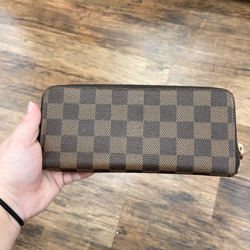 Vist Large View of Product Image Which is Used Louis Vuitton Leather Wallet