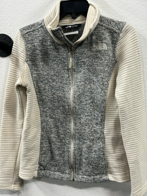 Vist Large View of Product Image Which is Used The North Face Active Long Sleeve S-4/6