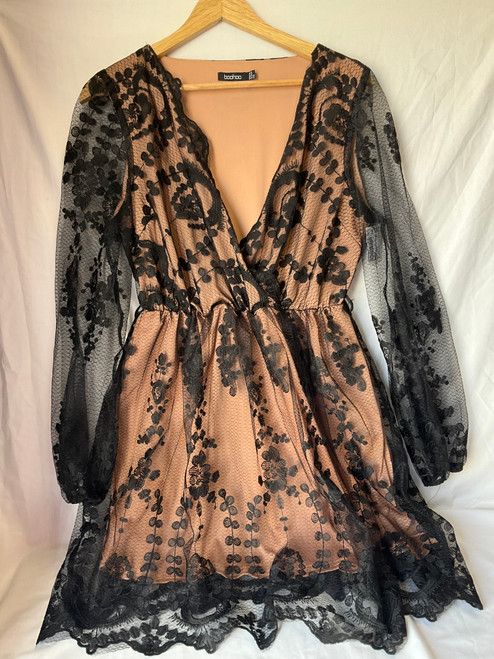 Used Boohoo Short Dress F XL-16 60045-S000783474 Vist Large View of Product Image Which is Used Boohoo Short Dress F XL-16