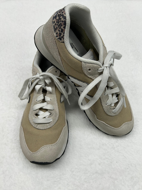 Used New Balance Performance Shoes 9 60091-S000555391 Vist Large View of Product Image Which is Used New Balance Performance Shoes 9