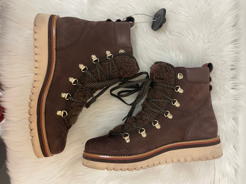 Used Cole Haan Outerwear Boots 8 60053-S000598006 Vist Large View of Product Image Which is Used Cole Haan Outerwear Boots 8
