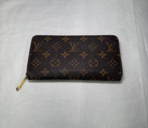 Vist Large View of Product Image Which is Used Louis Vuitton Leather Wallet 