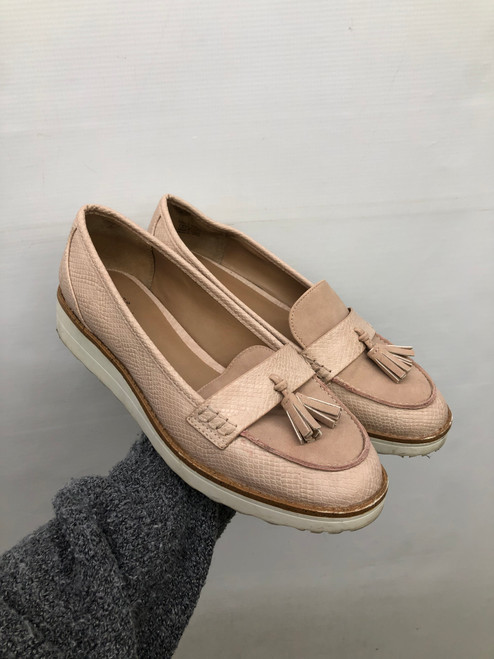 Vist Large View of Product Image Which is Used Call It Spring Flats 9