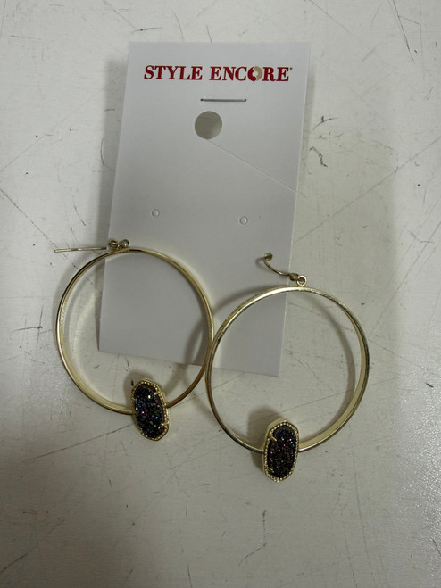 Vist Large View of Product Image Which is Used Kendra Scott Earrings