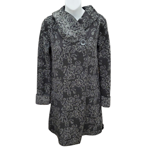 Vist Large View of Product Image Which is Used Tahari Heavyweight Sweater XS-0/2