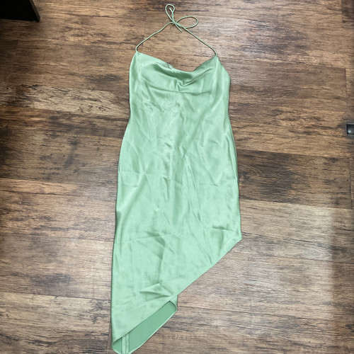 Vist Large View of Product Image Which is Used Alice + Olivia Short Dress B S-4/6