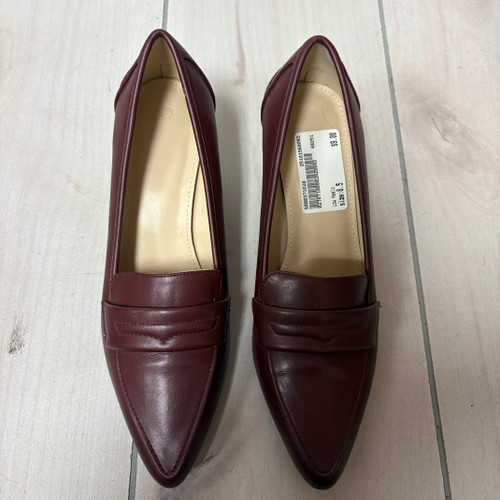 Vist Large View of Product Image Which is Used Unbranded Low Heels 8.5