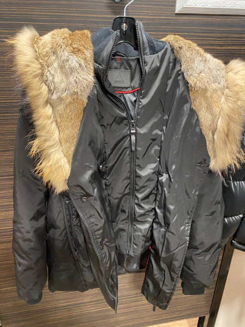 Used Unbranded Short HeavyCoat S-4/6 60100-S000292205 Vist Large View of Product Image Which is Used Unbranded Short HeavyCoat S-4/6