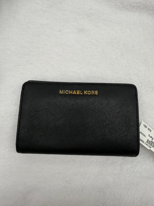 Vist Large View of Product Image Which is Used Michael Michael Kors Wallet