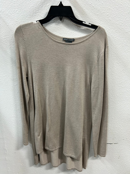 Vist Large View of Product Image Which is Used Chelsea & Theodore Long Sleeve Top M-8/10