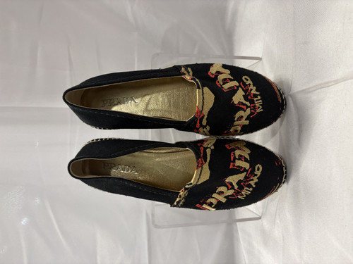 Vist Large View of Product Image Which is Used Prada Flats 6