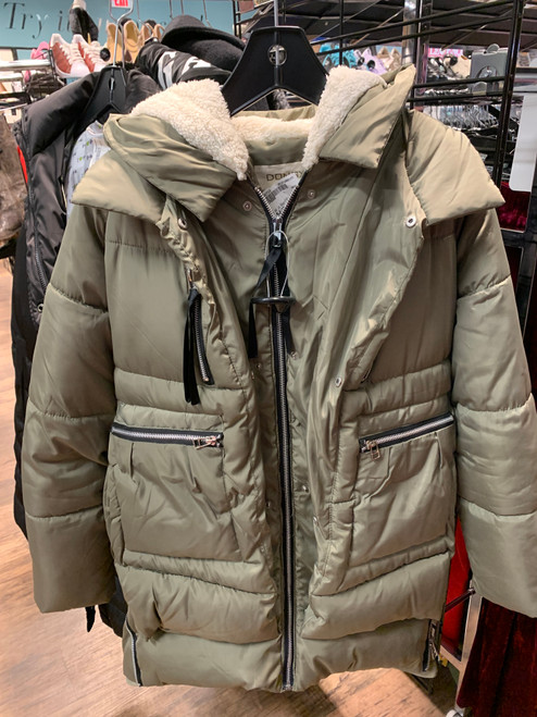 Vist Large View of Product Image Which is Used Unbranded Short Light Jacket M-8/10