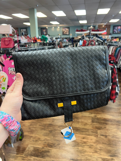 Used Unbranded Small Leather Handbag 60076-S000795318 Vist Large View of Product Image Which is Used Unbranded Small Leather Handbag