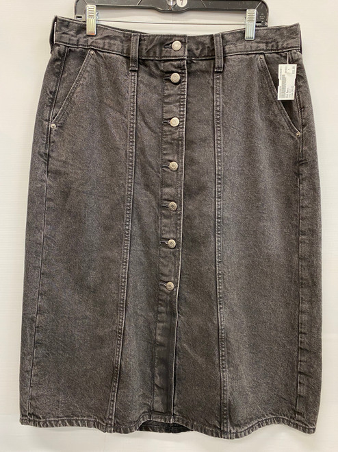 Used Old Navy Long Skirt 14-32 60072-S000536676 Vist Large View of Product Image Which is Used Old Navy Long Skirt 14-32