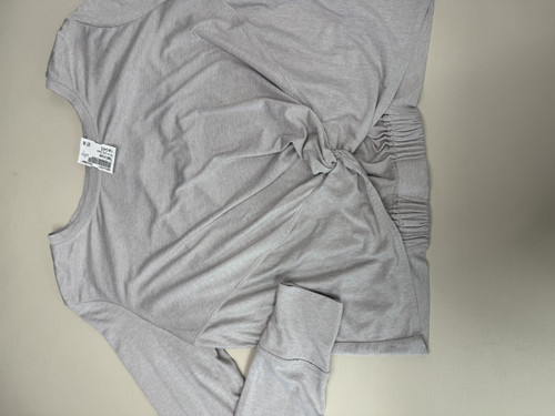 Vist Large View of Product Image Which is Used Yogalicious Active Long Sleeve S-4/6