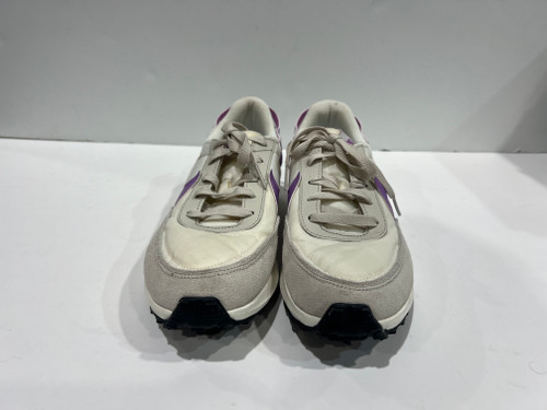 Vist Large View of Product Image Which is Used Nike Performance Shoes 9.5