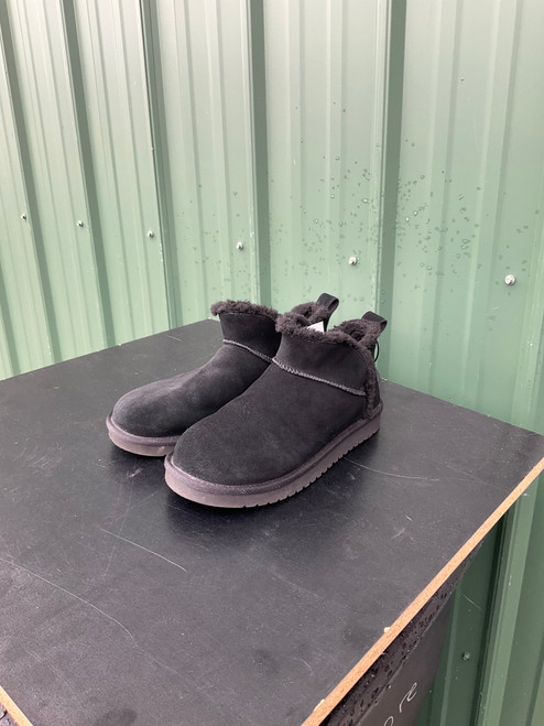 Vist Large View of Product Image Which is Used Ugg Australia Outerwear Boots 8