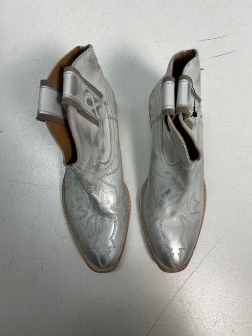 Vist Large View of Product Image Which is Used Unbranded Ankle Boots 7