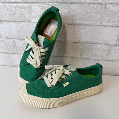 Vist Large View of Product Image Which is Used Cariuma Casual Shoes 8.5