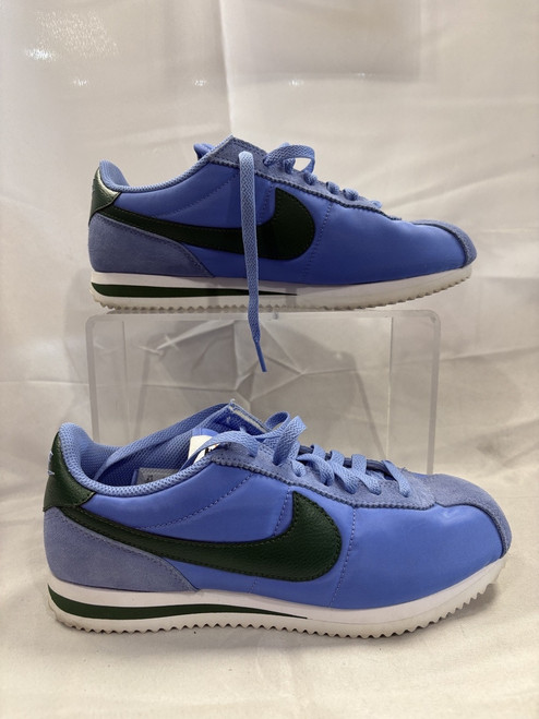 Vist Large View of Product Image Which is Used Nike Casual Shoes