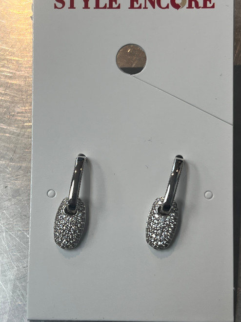 Vist Large View of Product Image Which is Used Kendra Scott Earrings