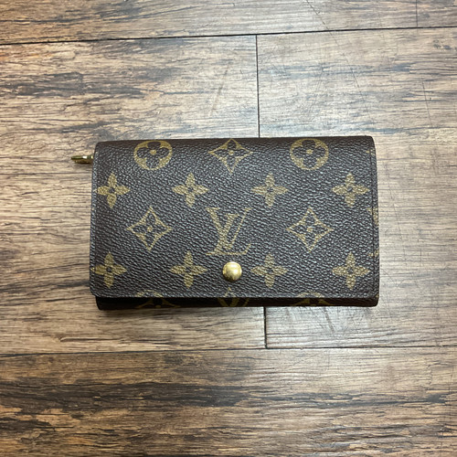 Used Louis Vuitton Leather Wallet 60004-S000635581 Vist Large View of Product Image Which is Used Louis Vuitton Leather Wallet