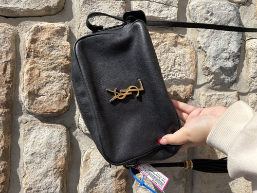 Used Yves Saint Laurent Lou Camera crossbody bag 60067-S000768130 Vist Large View of Product Image Which is Used Yves Saint Laurent Lou Camera crossbody bag