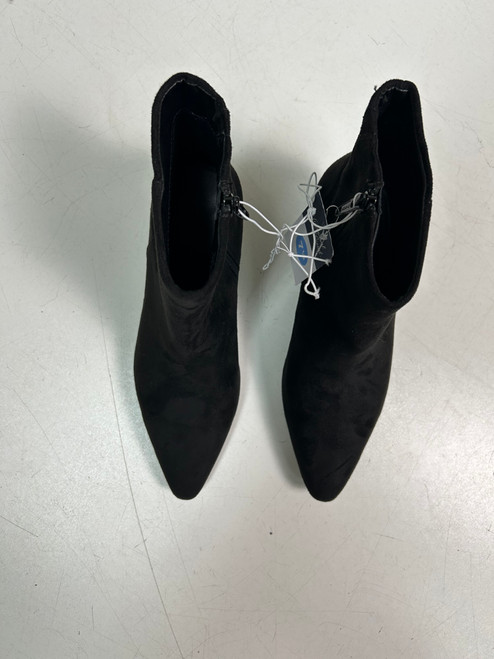 Used Universal Threads Ankle Boots 7.5 60060-S000609742 Vist Large View of Product Image Which is Used Universal Threads Ankle Boots 7.5