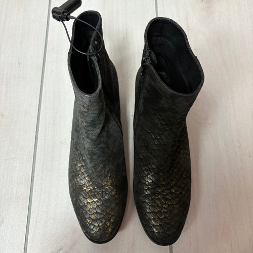 Vist Large View of Product Image Which is Used Vaneli Ankle Boots 7.5