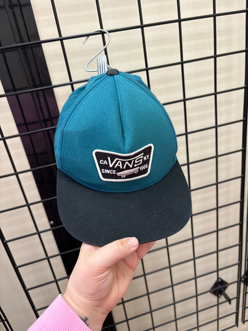 Used Vans Mens Spring Hat L 60032-S000655185 Vist Large View of Product Image Which is Used Vans Mens Spring Hat L