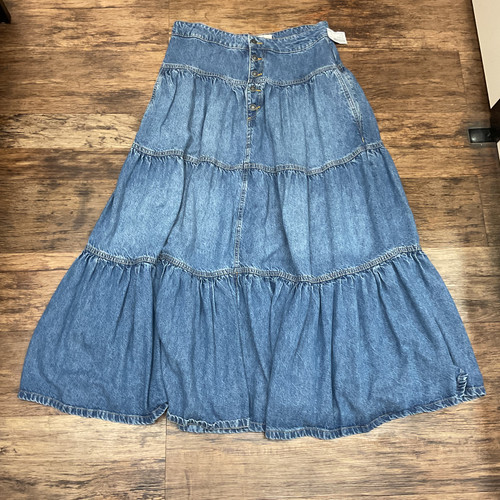 Used Free People Long Skirt M 8-10/28-30 60004-S000636140 Vist Large View of Product Image Which is Used Free People Long Skirt M 8-10/28-30