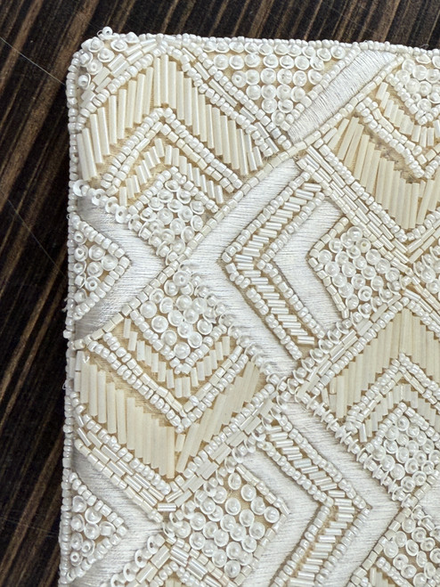 Vist Large View of Product Image Which is Used Antik Kraft Wristlet