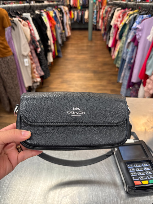 Used Coach Small Leather Handbag 60009-S000590704 Vist Large View of Product Image Which is Used Coach Small Leather Handbag