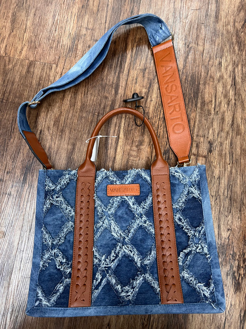 Used Unbranded Large Handbag 60043-S000899275 Vist Large View of Product Image Which is Used Unbranded Large Handbag