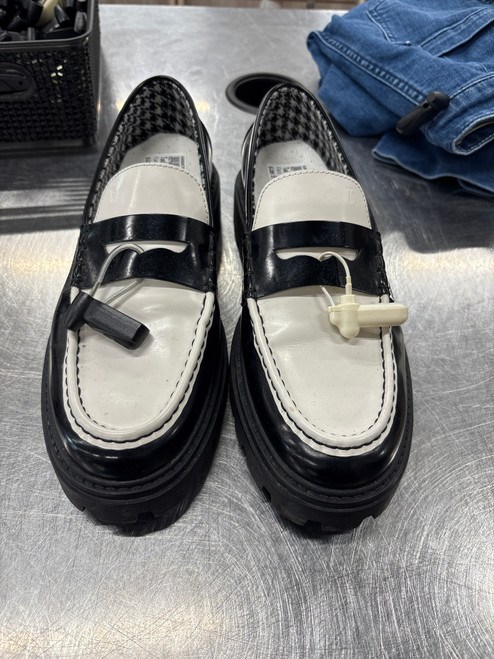 Used Tod's Flats 9.5 60137-S000079574 Vist Large View of Product Image Which is Used Tod's Flats 9.5