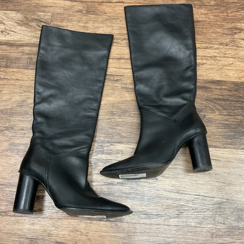 Used Zara Tall Boots 7.5 60004-S000636274 Vist Large View of Product Image Which is Used Zara Tall Boots 7.5