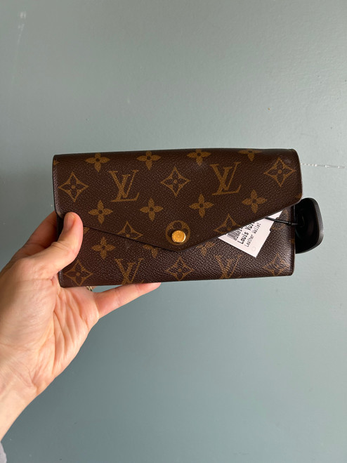 Vist Large View of Product Image Which is Used Louis Vuitton Leather Wallet