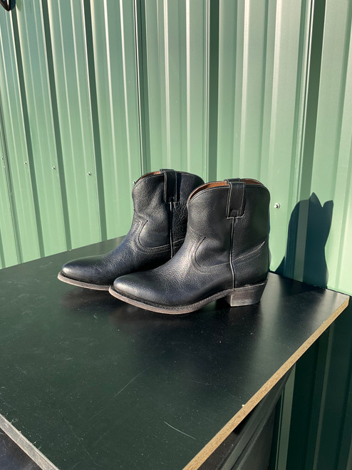 Used Frye Ankle Boots 8.5 60084-S000874446 Vist Large View of Product Image Which is Used Frye Ankle Boots 8.5