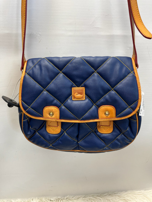 Used Dooney & Bourke Large Leather Handbag 60132-S000117360 Vist Large View of Product Image Which is Used Dooney & Bourke Large Leather Handbag