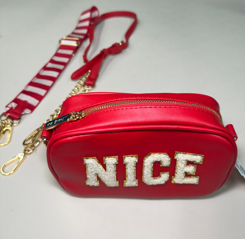 Used Unbranded Small Leather Handbag 60006-S001140394 Vist Large View of Product Image Which is Used Unbranded Small Leather Handbag