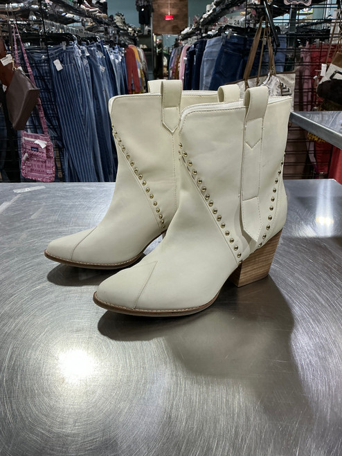 Vist Large View of Product Image Which is Used Coconuts By Matisse Ankle Boots 10