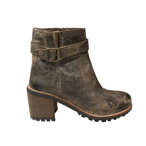 Vist Large View of Product Image Which is Used DIBATRU Ankle Boots 9